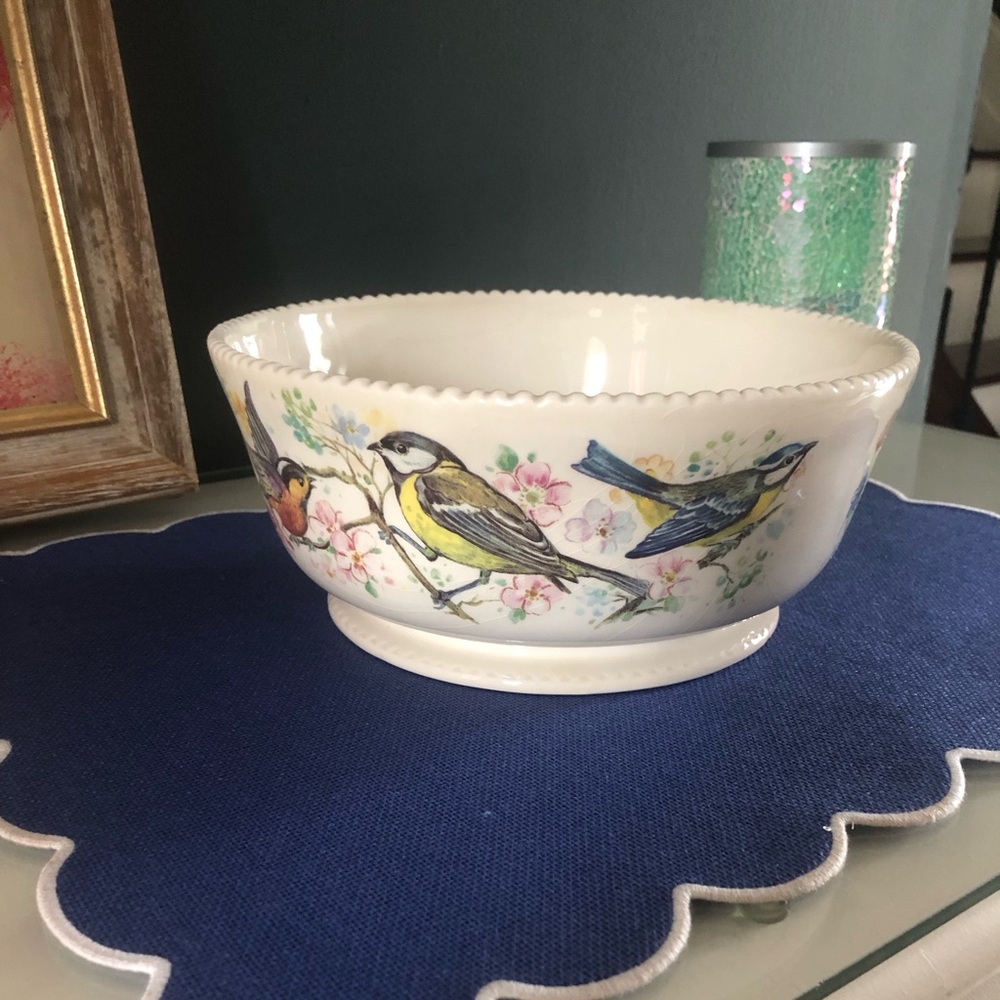 Ceramic Bird Motif Bowl in White with Multicolor Detail